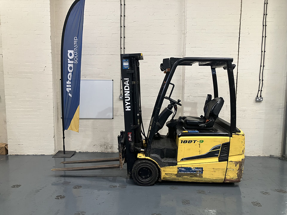 Hyundai 25L-7A Electric Counterbalance