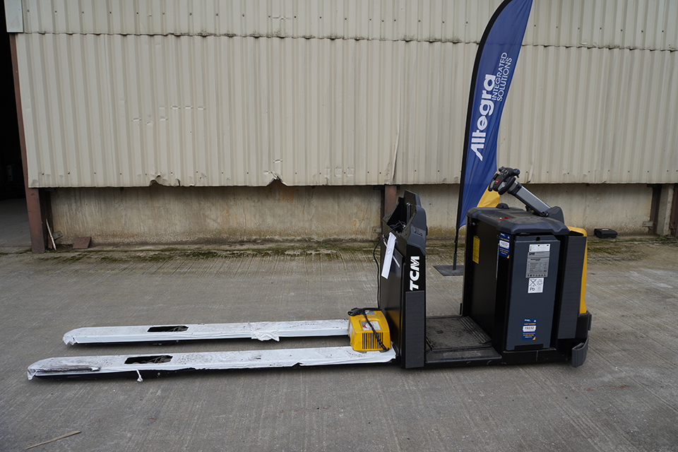 TCM LO20N2 Low Level Order Picker