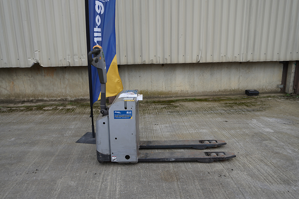 Nissan PLL200 Order Picker Nissan PLL200 Order Picker