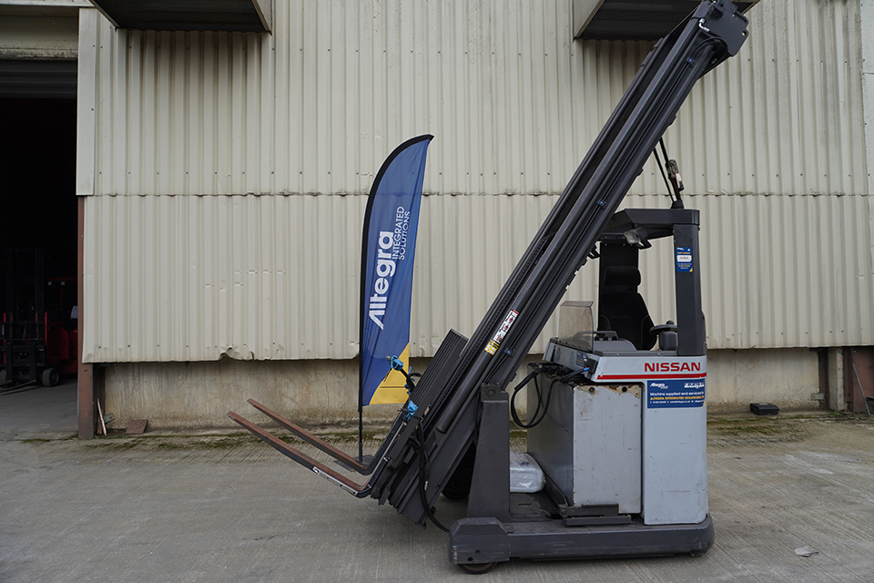 Nissan UHS141DTFVXF906 Reach Truck 6464